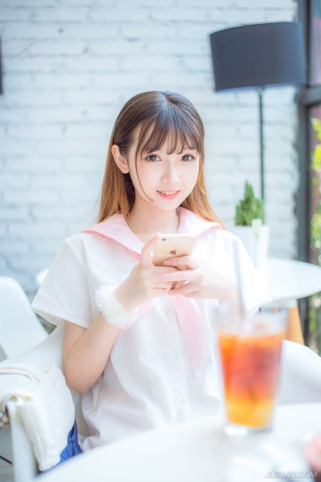 “这……”张任愕然，茫然的看向雄阔海手中的将印，一时间有些不知所措。